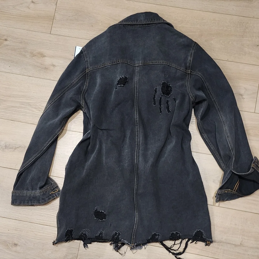 Sold - Picture 3 of 3